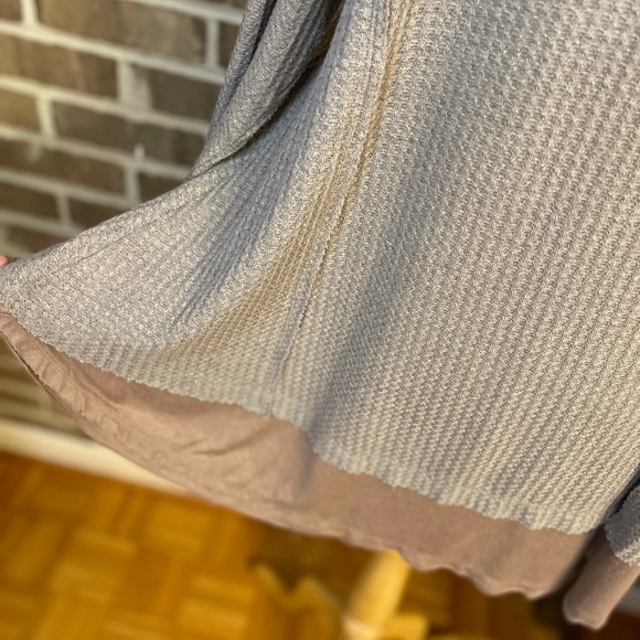 Taupe colored boutique Waffle tunic - Picture 7 of 13